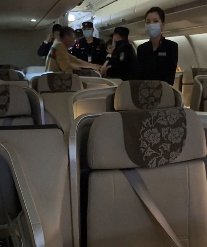 &ldquo;We Won&rsquo;t Tolerate It&rdquo;: Man Who Delayed A Flight By 3 Hours Gets Slammed By Airplane Passengers