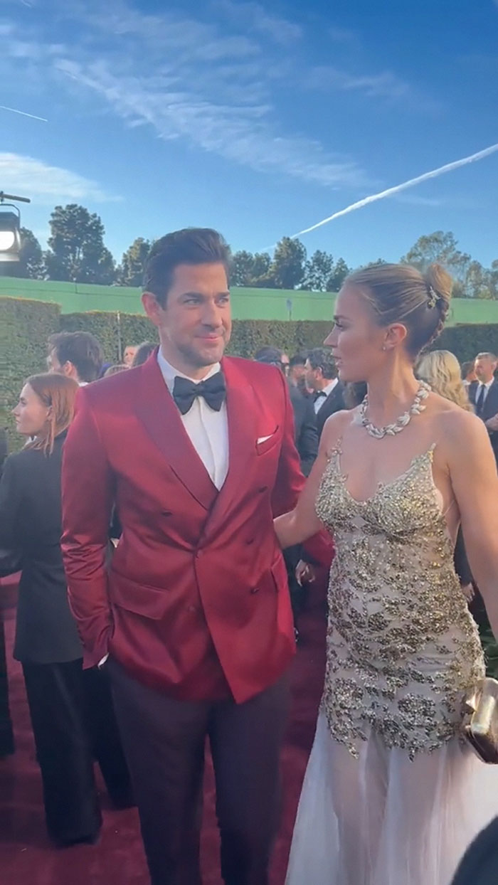 Lip Readers Worry About John Krasinski Asking For &ldquo;Divorce&rdquo; At Golden Globes With Emily Blunt