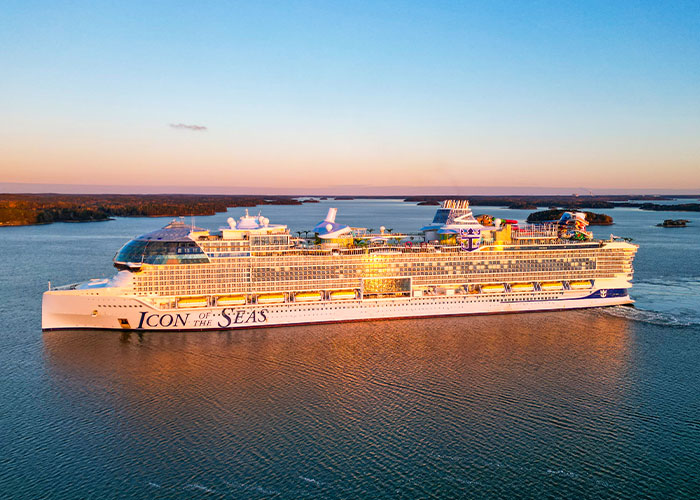“Icon Of The Seas Is Crazy”: The World’s Largest Cruise Ship Leaves People Flabbergasted “Icon Of The Seas Is Crazy”: The World’s Largest Cruise Ship Leaves People Flabbergasted