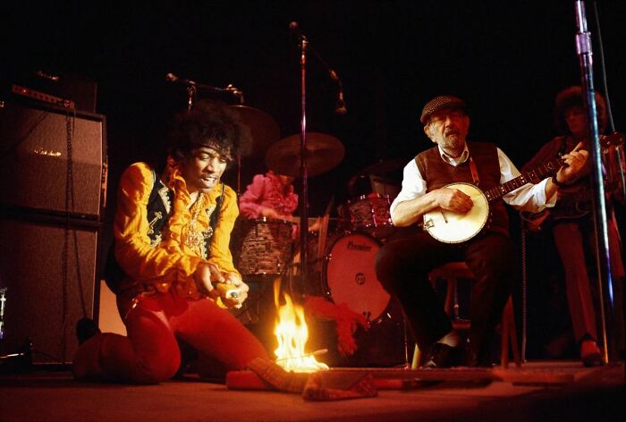 Son Uses Photoshop To Pay Homage To 82-Year-Old Father In Iconic Music Moments (24 Pics)