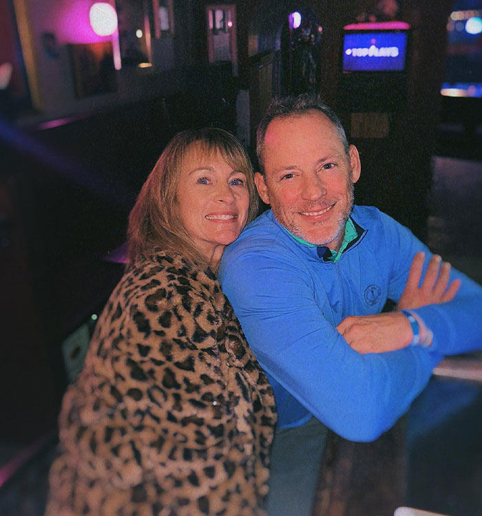 Divorced Couple Gets “Successfully Parent Trapped” During The Pandemic Confinement And Re-marry Divorced Couple Gets “Successfully Parent Trapped” During The Pandemic Confinement And Re-marry