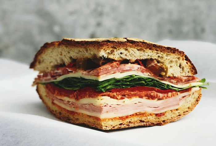 30 Strange, Amusing, And Horrifying Things People Have Seen In Others’ Kitchens