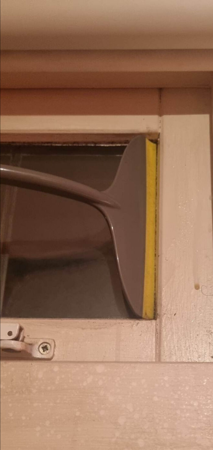 Window Wiper Blade Fits Perfectly In Window