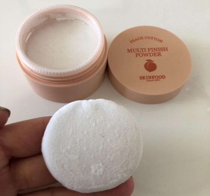 Slay All Day With A Velvety Touch And Say 'Boy, Bye' To Shine. Skinfood Peach Cotton Multi Finish Powder Is The Must-Have To Keep You Looking Fresh And Fab – Just Like Your Fave Peach Emoji