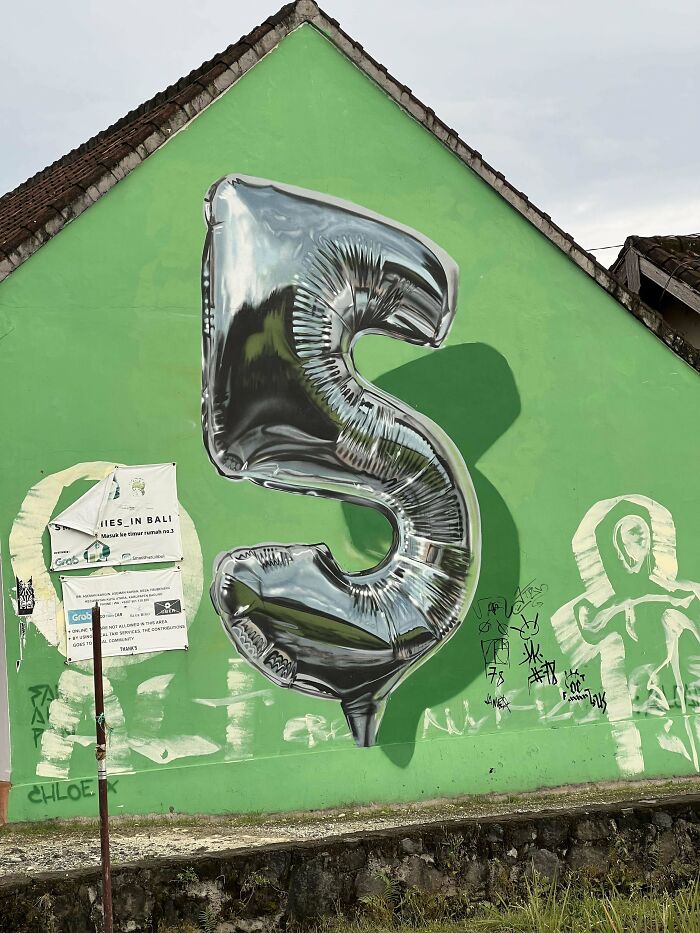 Seriously The Most Realistic Graffiti I Have Ever Seen 😲 - In Canggu, Bali