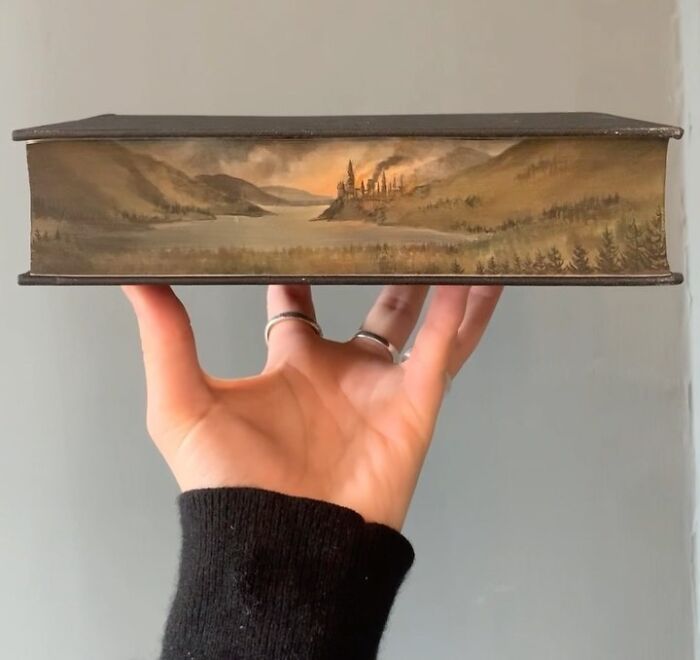 This Talented Artist Makes Beautiful Paintings On The Edges Of Books