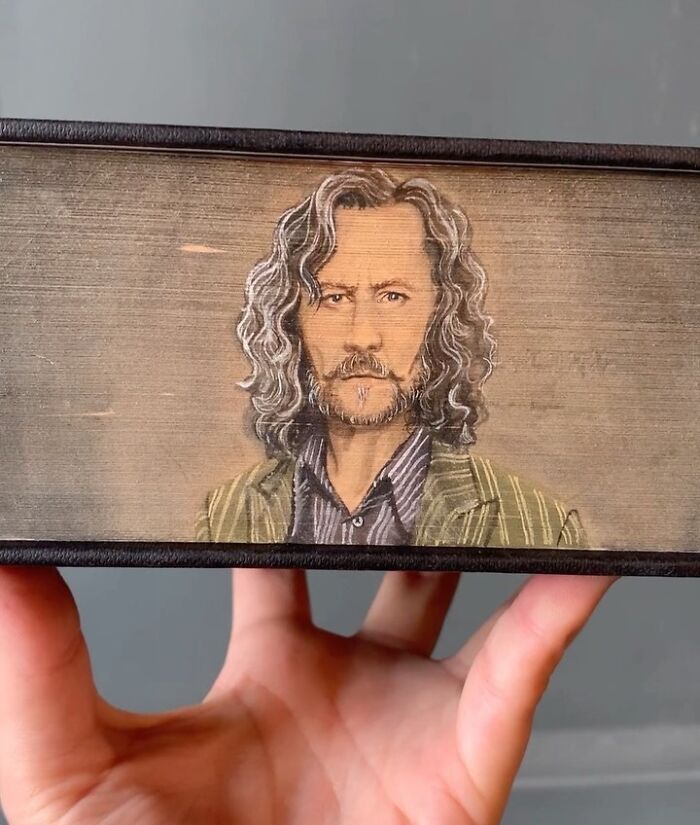 This Talented Artist Makes Beautiful Paintings On The Edges Of Books