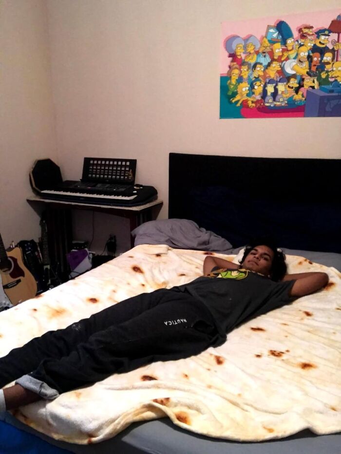 Forget Roses, This Year We’re Rolling With The Burritos Tortilla Throw Blanket For V-Day Snuggles So Good, Your So Will Be Burrito-Bly In Love