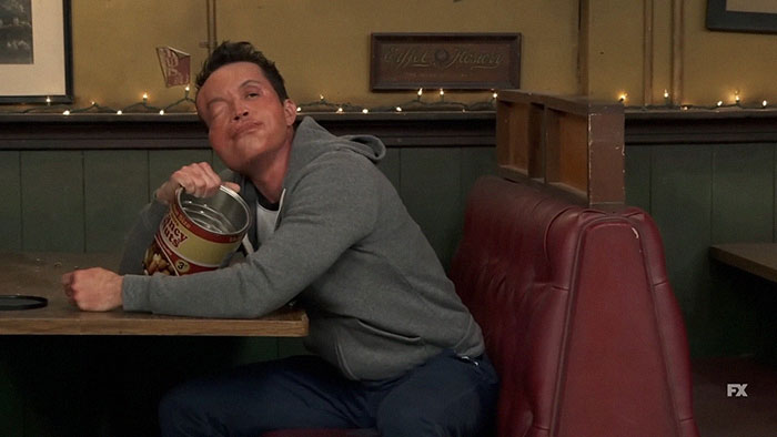 Rob McElhenney&rsquo;s Fans Disturbed As Actor Shares New Year&rsquo;s Eve Photo Of His &ldquo;Swollen&rdquo; Face