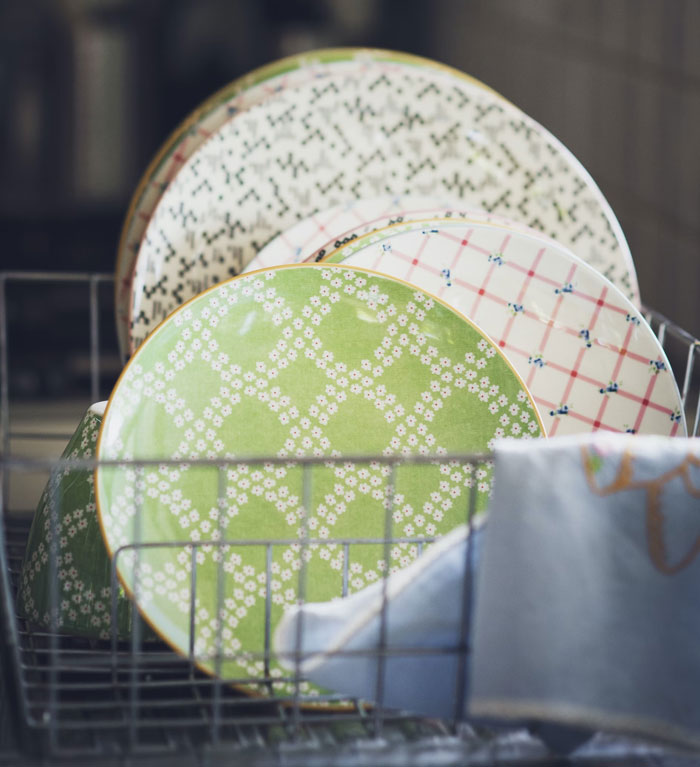 30 Strange, Amusing, And Horrifying Things People Have Seen In Others’ Kitchens