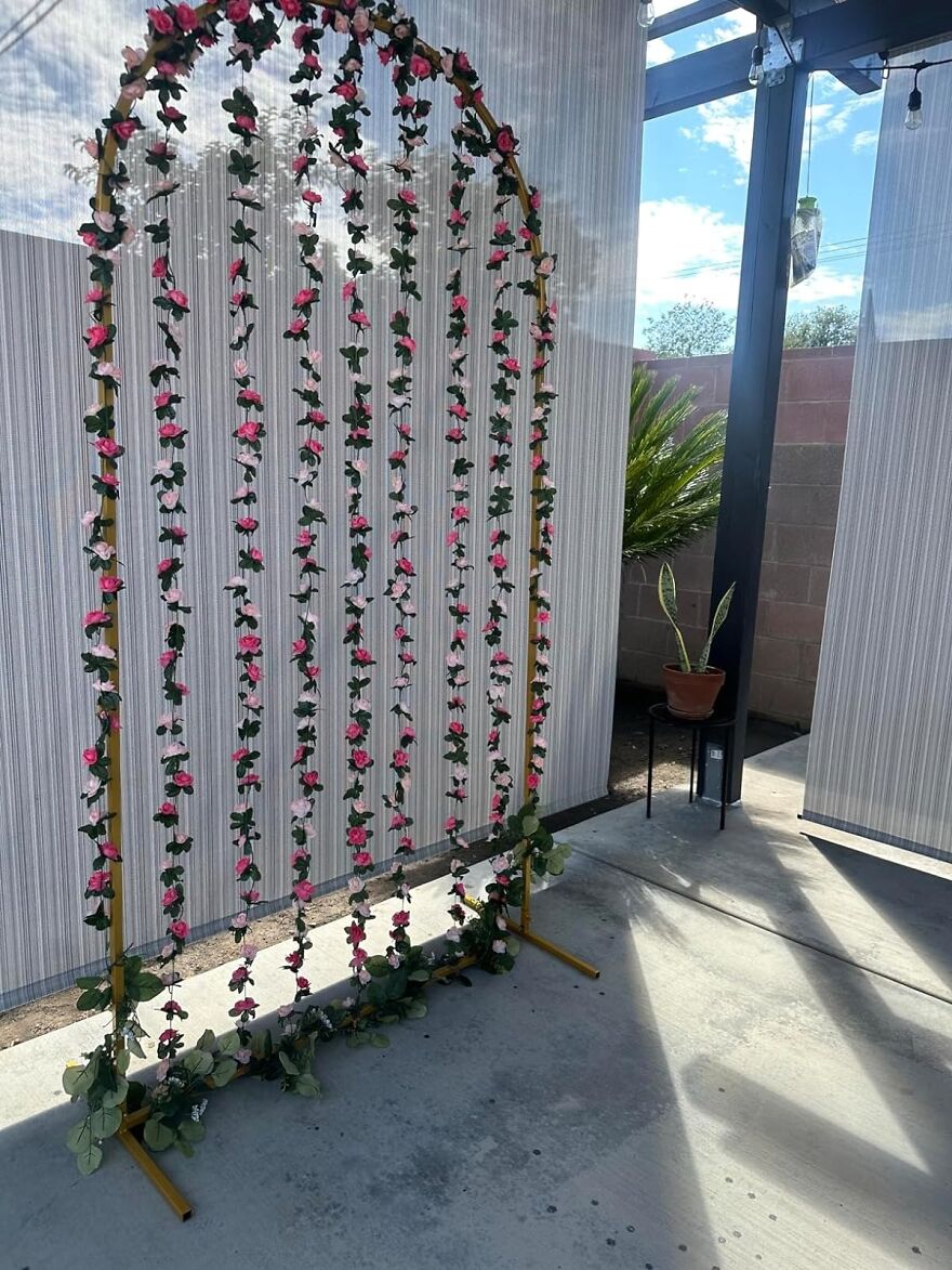 Deck Out Your G-Day Bash With These Artificial Rose Vine Flowers With Green Leaves And Watch Your Space Turn Into An Insta-Worthy Floral Fantasy