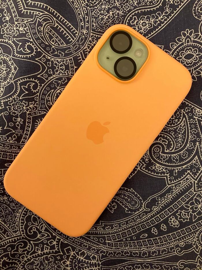 Minimalist Approved: For The Lovers Of All Things Clean And Serene, This Silicone Case With Magsafe Is Your Phone's Answer To A Calm And Collected Lifestyle — Because Sometimes, Less Really Is More.