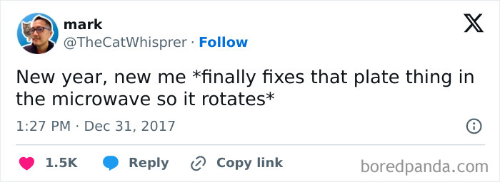 Tweet about New Year's resolutions humorously describing finally fixing a microwave plate to rotate.