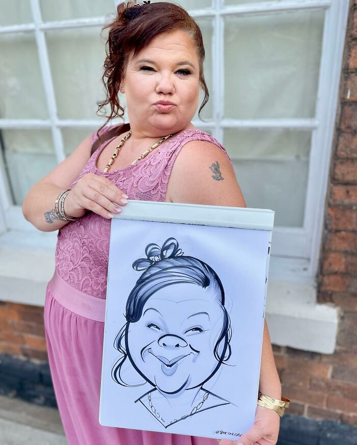 Artist Surprises People With His Caricatures, Showing Their Real Faces In A Funny Way