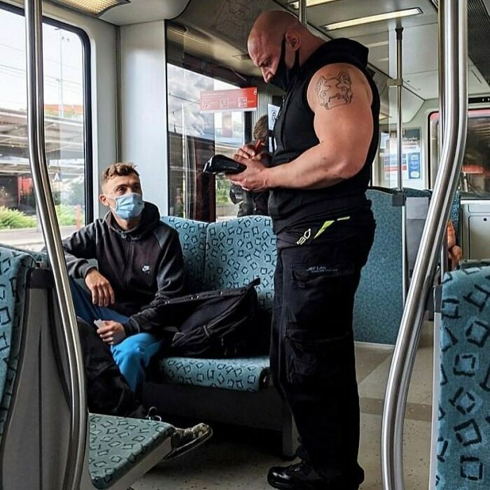 Berlin-Subway-Creatures-Weird-Funny-Pics