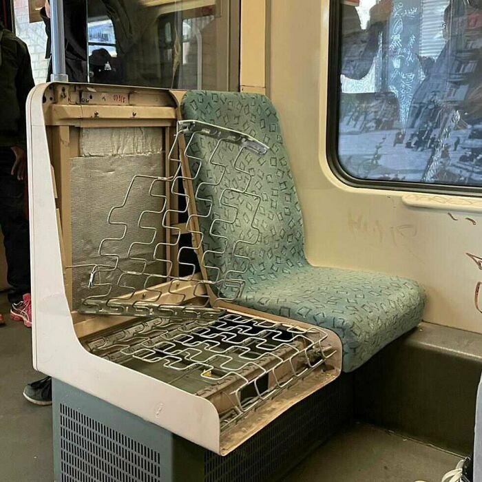 Berlin-Subway-Creatures-Weird-Funny-Pics