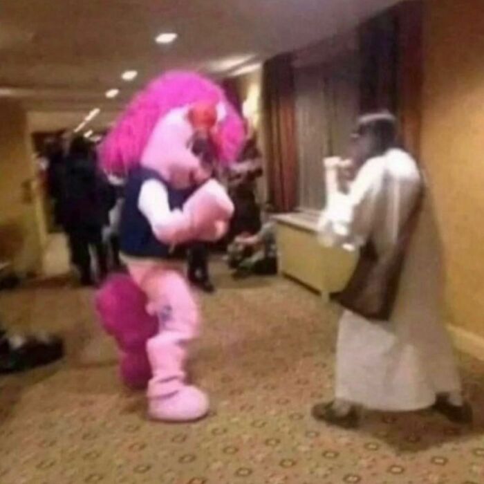 No-Context-Cursed-Images