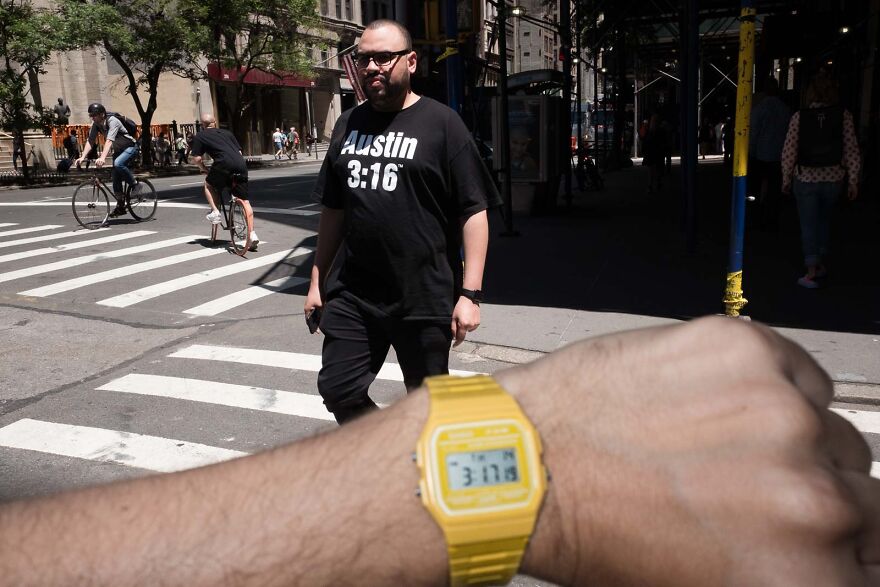 The Art Of Photographing Coincidences In The Streets By Pau Buscató (New Pics)