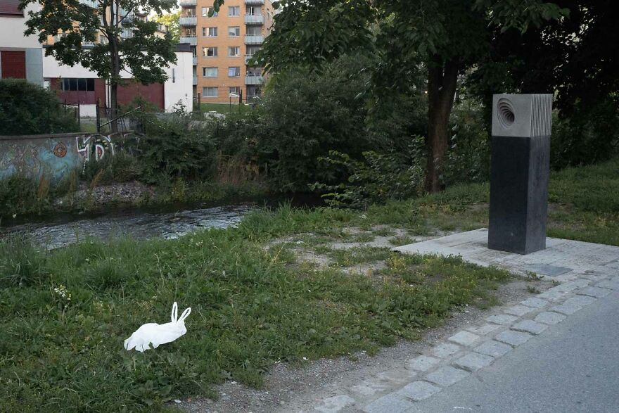 The Art Of Photographing Coincidences In The Streets By Pau Buscató (New Pics)