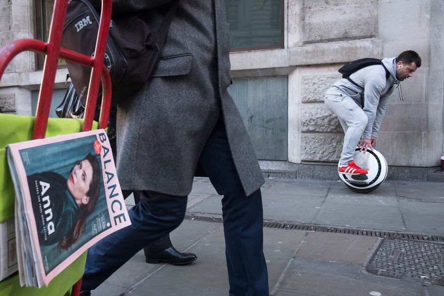 The Art Of Photographing Coincidences In The Streets By Pau Buscató (New Pics)