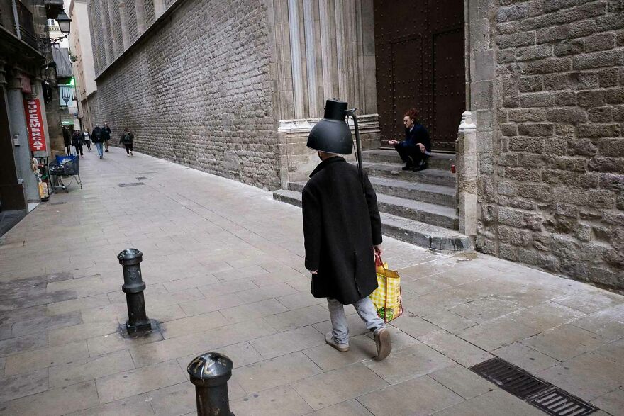 The Art Of Photographing Coincidences In The Streets By Pau Buscató (New Pics)
