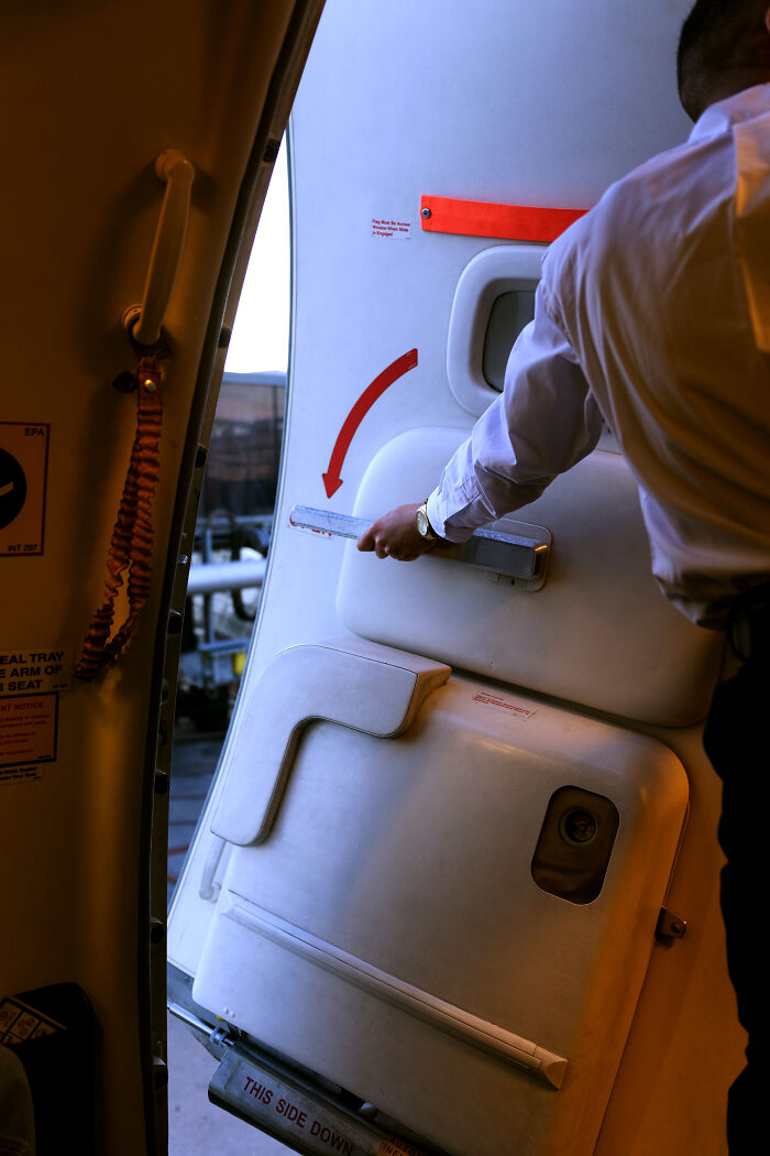 40 Photographs By William Josephs Radford That Show The Reality Of Flying Economy