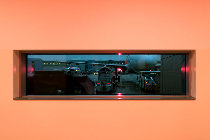 40 Photographs By William Josephs Radford That Show The Reality Of Flying Economy