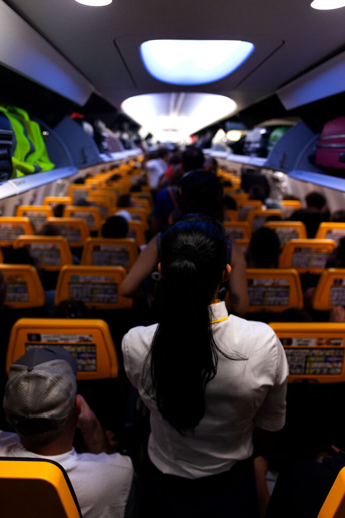 40 Photographs By William Josephs Radford That Show The Reality Of Flying Economy