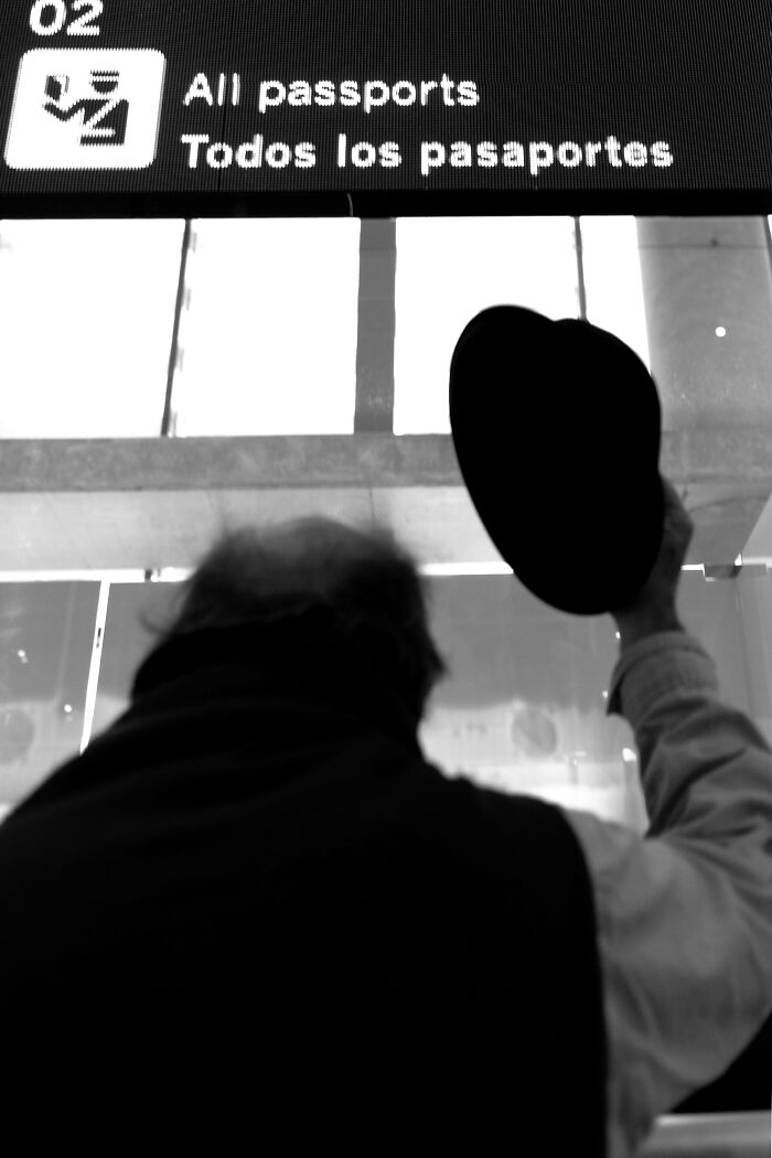 40 Photographs By William Josephs Radford That Show The Reality Of Flying Economy