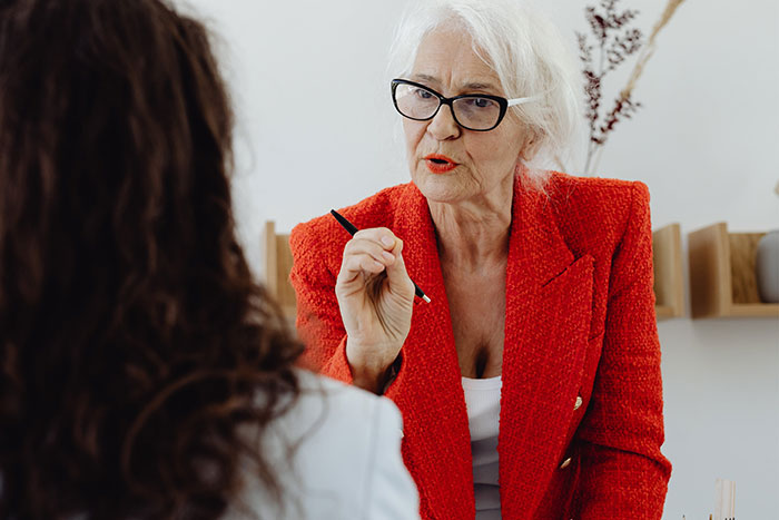 "A Lightbulb Went Off In My Head": Woman Deals With Rude Boss Perfectly