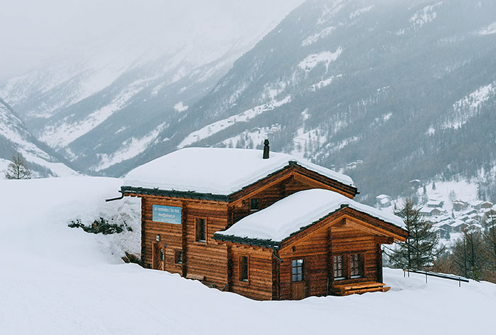 Woman Refuses To Sleep In Same Bed As BF After He Reveals Her Xmas Gift