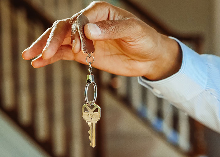 "I Did All That For 7 Months": Tenant Does Laundry For Free To Get Back At Jerk Landlord