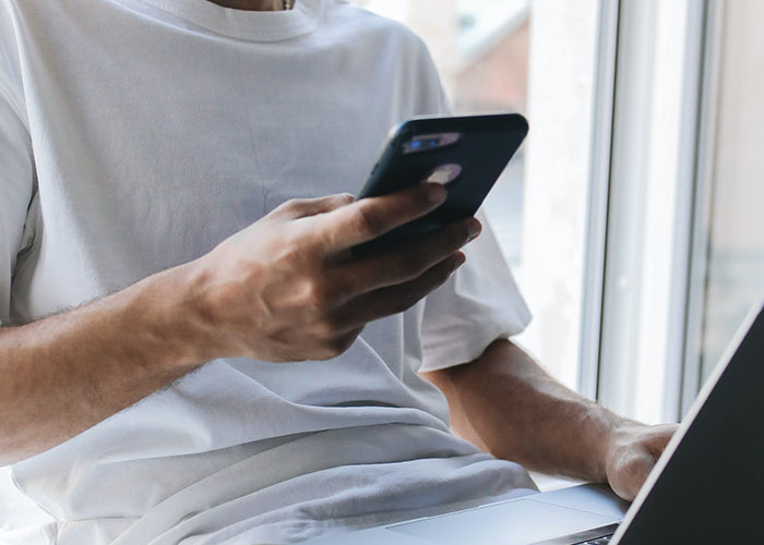 Guy Leaves His GF In A Hotel In Another State After Learning She Cheated, Asks If It Was Wrong Guy Leaves His GF In A Hotel In Another State After Learning She Cheated, Asks If It Was Wrong