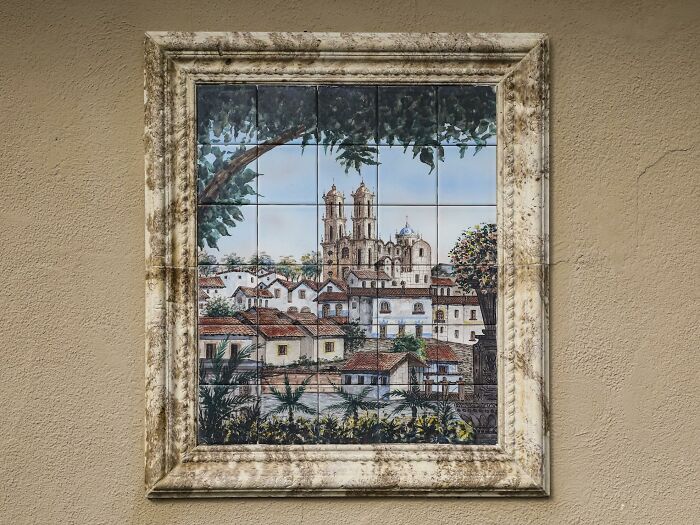 30 Lucky People Share The Best 'Treasures' They've Found While Shopping Secondhand