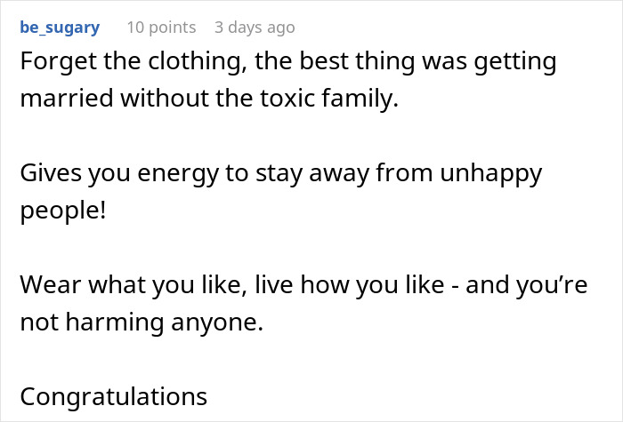 Bride And Groom Wear Lilac And Pink, Groom’s Family Decides That This Is An Issue Bride And Groom Wear Lilac And Pink, Groom’s Family Decides That This Is An Issue