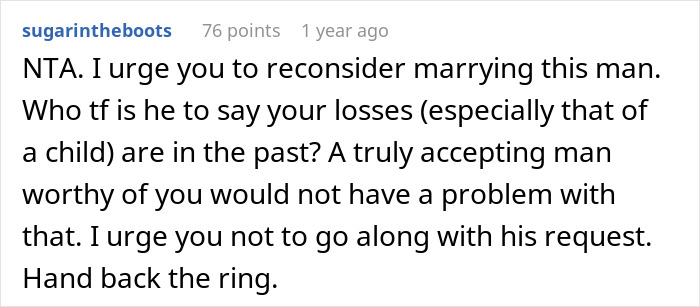 Text from an online forum discussing family drama over a tattoo request.