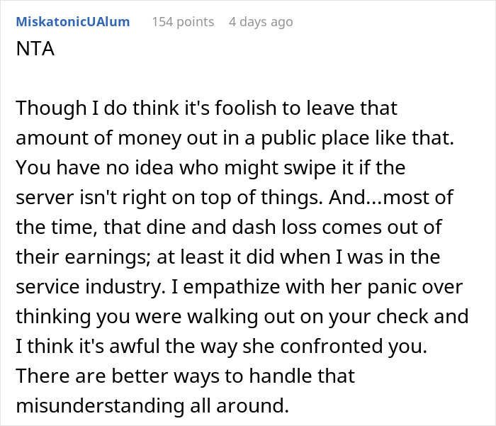“Am I The Jerk For Changing Our Server’s Tip From $154 To $4?” “Am I The Jerk For Changing Our Server’s Tip From $154 To $4?”