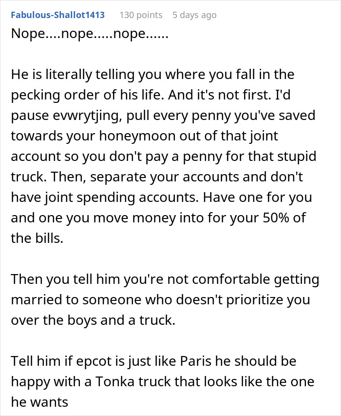 Woman Blamed For Being Upset Over Canceled Honeymoon, Internet Urges Her To Cancel The Wedding