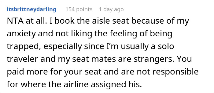 Woman Refuses To Switch Seats With A Man So He Can Sit With Family, Flight Attendant Intervenes