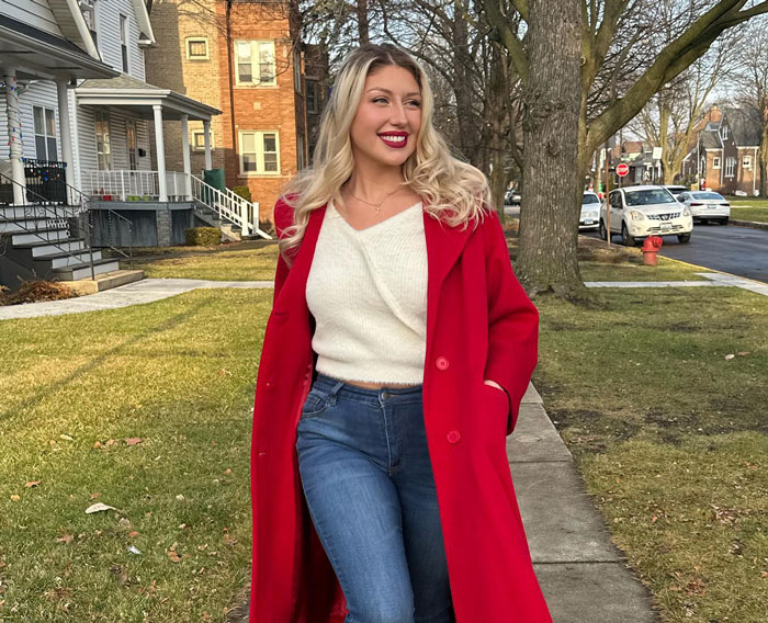 Woman Shares How Small Talk On A Plane Turned Into Unhinged Drama For Everyone To Hear