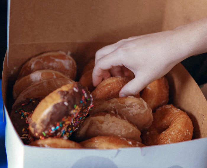 Grandmother Body-Shames 10 Y.O. Girl, Stepdad Takes A Stand For Her And Tells Off MIL