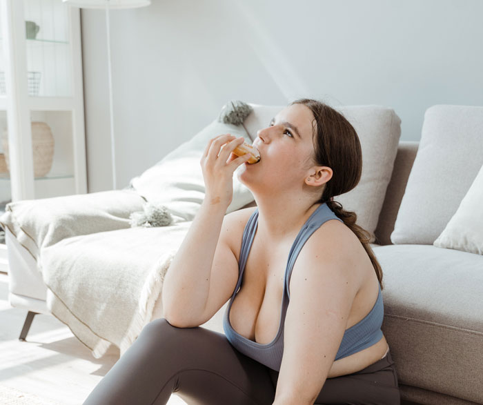 DIL Is Confused Why She&rsquo;s Gaining Weight, Woman Points Out That She Eats A Lot 