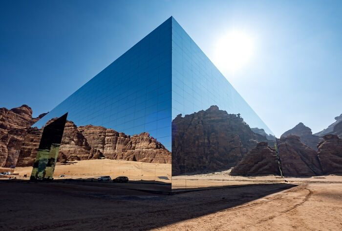 Non-Professional Architecture / Buildings, 2nd Place: Mirror Or Mirage By Beatrice Wong