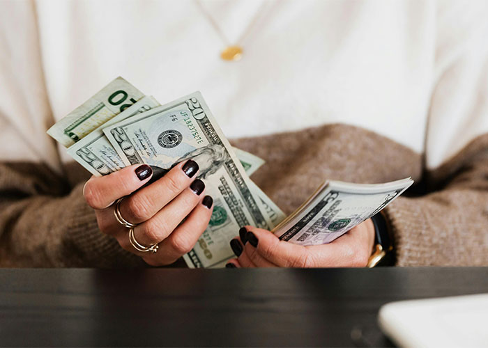 Evil Stepmom Who Made Husband Cut Ties With His Daughter Pays For It After Death