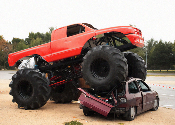 Woman Blamed For Being Upset Over Canceled Honeymoon, Internet Urges Her To Cancel The Wedding