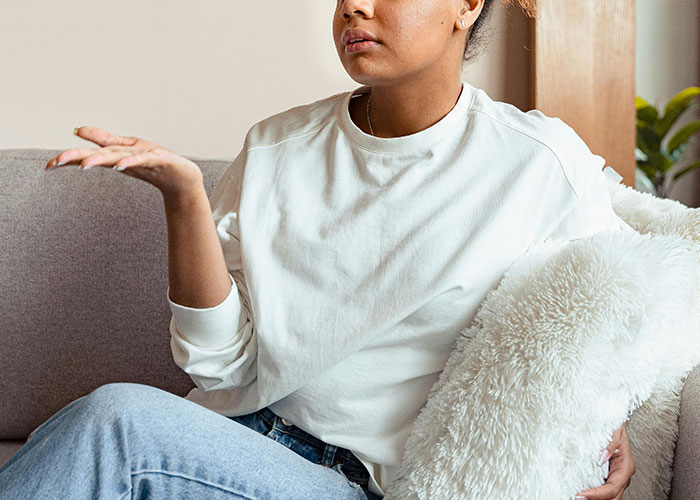 Woman Blamed For Being Upset Over Canceled Honeymoon, Internet Urges Her To Cancel The Wedding