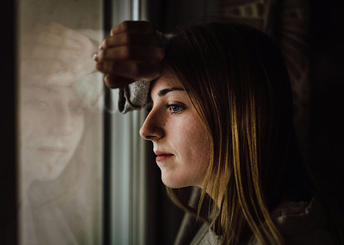 Woman Blamed For Being Upset Over Canceled Honeymoon, Internet Urges Her To Cancel The Wedding