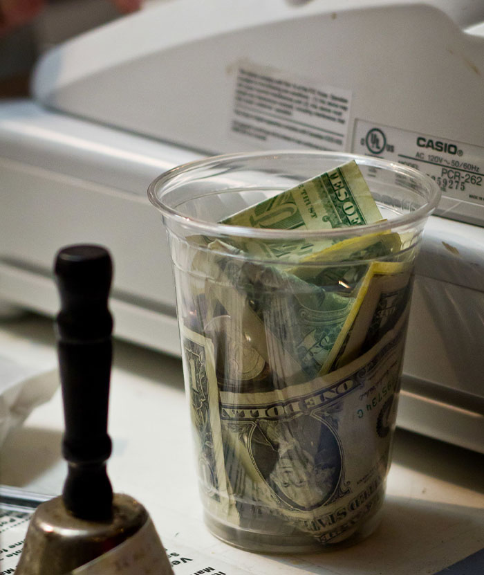 Former Server Lists Things She Will Not Be Tipping For In 2024, And Many People Agree Former Server Lists Things She Will Not Be Tipping For In 2024, And Many People Agree