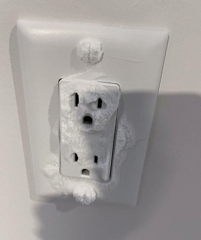 Snow Through Recep Box