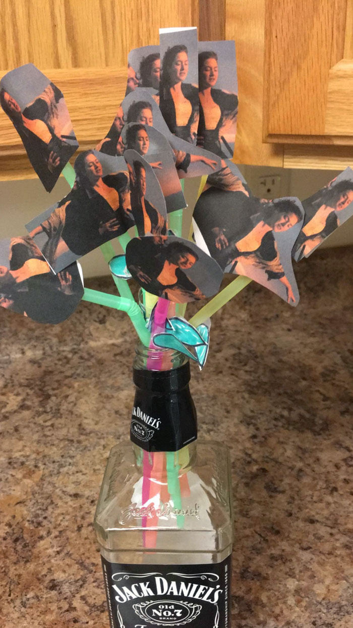 I Have A Valentine's Date From Tinder. She Said She Wants To Take It Slow. However, That’s Not Stopping Me From Giving Her A Dozen Roses